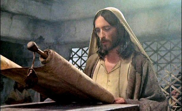 Jesus-Reading-Scroll